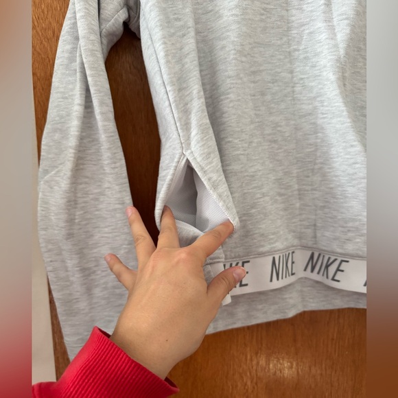 White Nike Size M Turtleneck sweatshirt - Picture 4 of 4